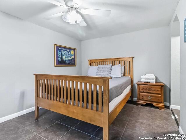 Image 30 of 46 For 2481 Lakeshore