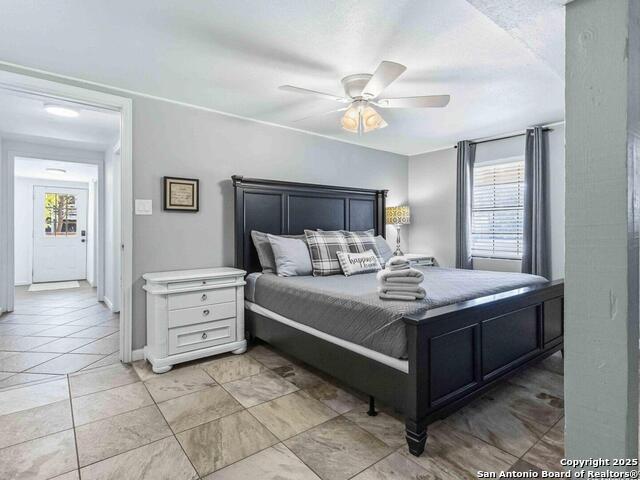 Image 35 of 46 For 2481 Lakeshore