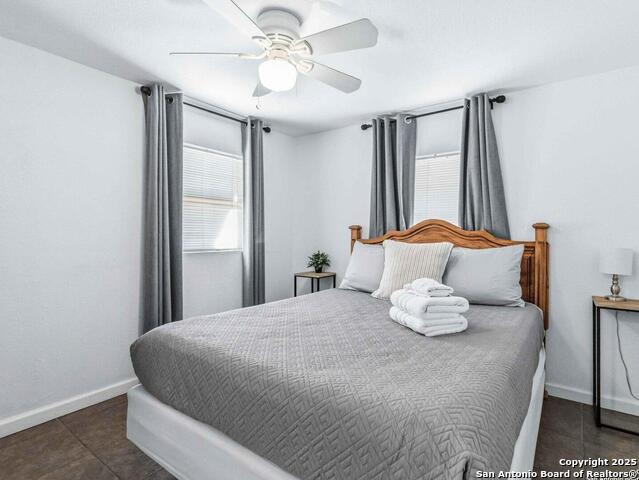 Image 37 of 46 For 2481 Lakeshore