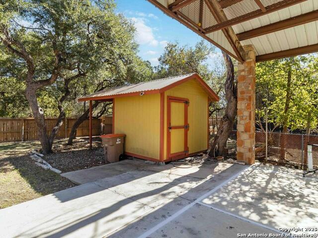 Image 44 of 46 For 2481 Lakeshore