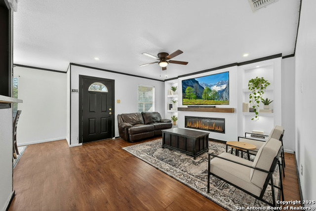 Image 11 of 34 For 315 Emerson W