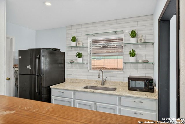 Image 18 of 34 For 315 Emerson W