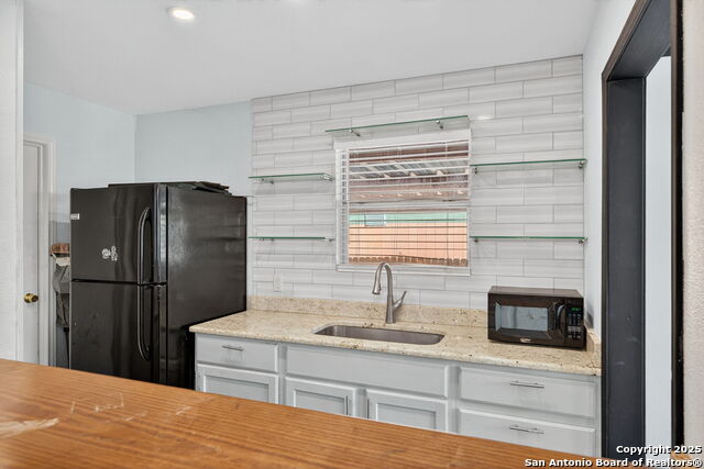 Image 19 of 34 For 315 Emerson W