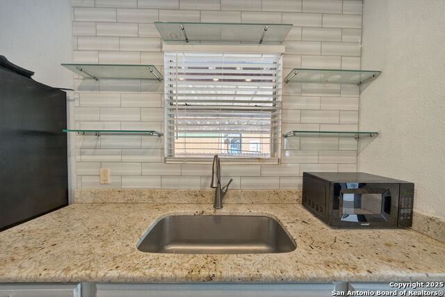 Image 21 of 34 For 315 Emerson W