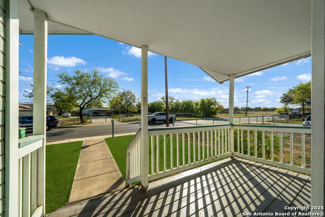 Image 6 of 34 For 315 Emerson W