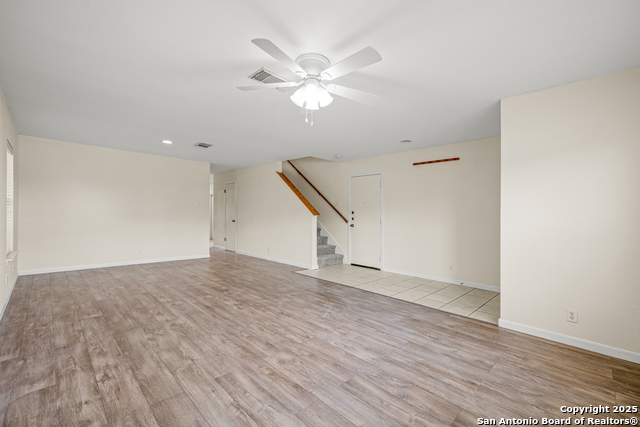 Image 5 of 31 For 8811 Breezefield