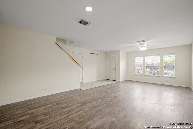 Image 6 of 31 For 8811 Breezefield