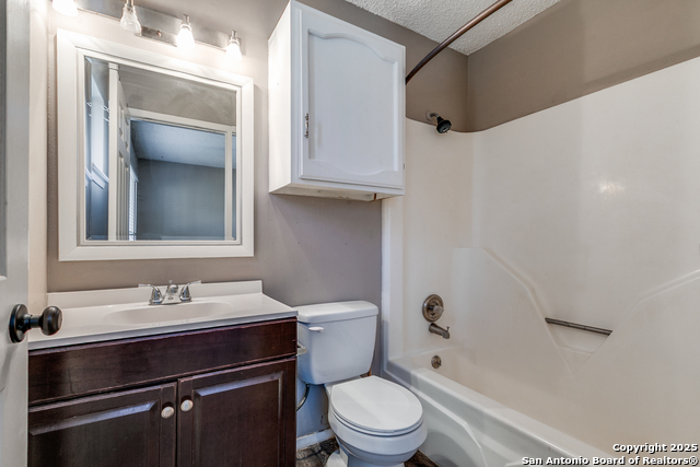 Image 15 of 25 For 3901 Pipers Court