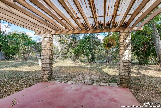 Image 23 of 25 For 3901 Pipers Court