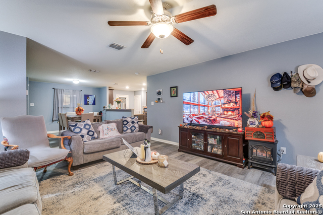 Listing photo id 4 for 12218 Childers Way