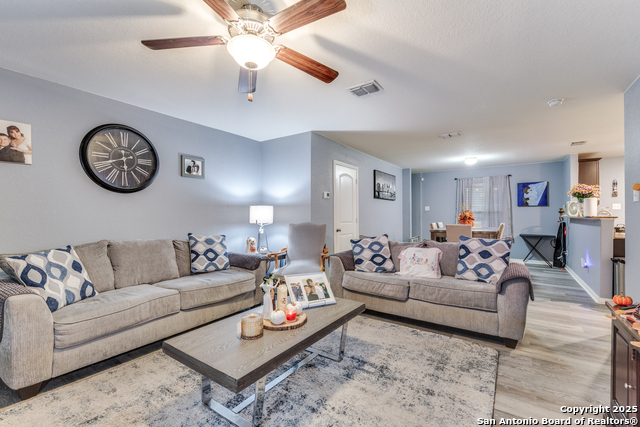 Listing photo id 5 for 12218 Childers Way