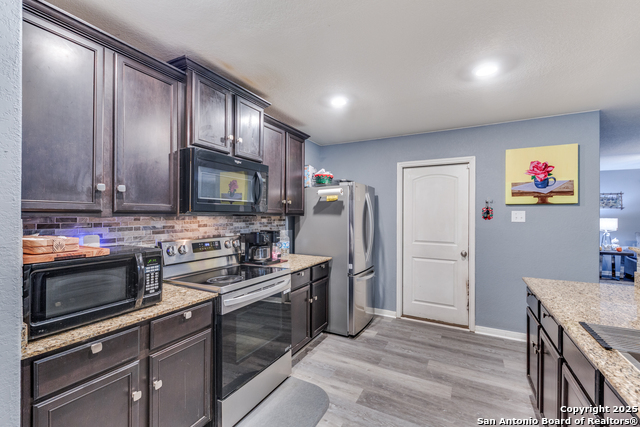 Listing photo id 7 for 12218 Childers Way