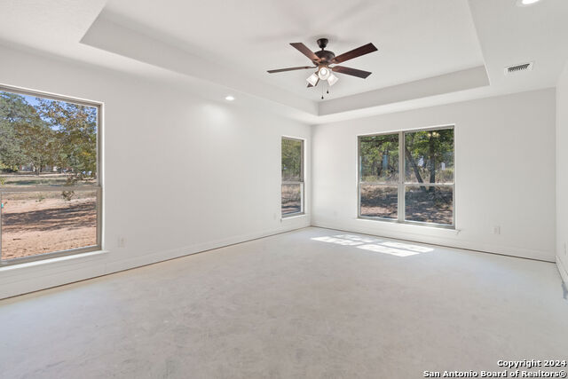 Listing photo id 15 for 140 Great Oaks