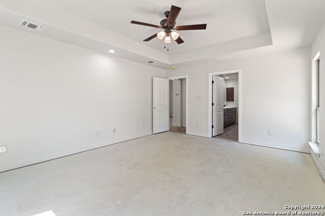 Listing photo id 16 for 140 Great Oaks