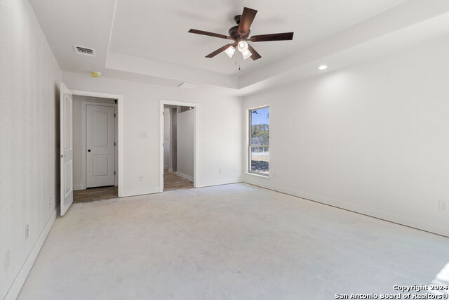 Listing photo id 17 for 140 Great Oaks