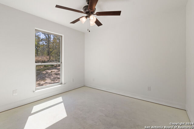 Listing photo id 19 for 140 Great Oaks