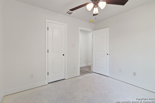 Listing photo id 24 for 140 Great Oaks