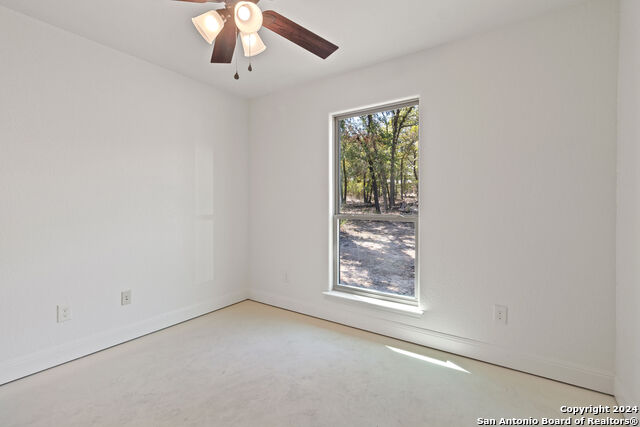 Listing photo id 25 for 140 Great Oaks