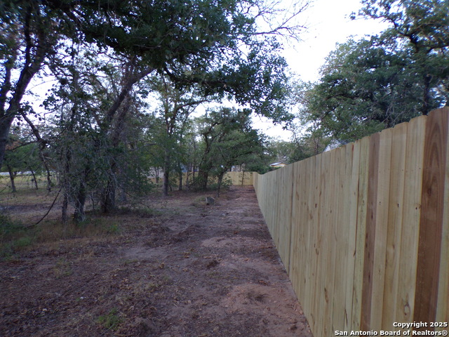 Listing photo id 28 for 140 Great Oaks