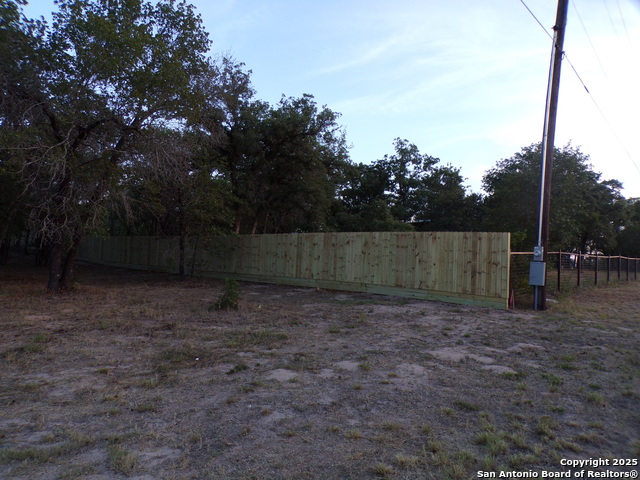 Listing photo id 31 for 140 Great Oaks