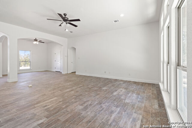 Listing photo id 2 for 140 Great Oaks