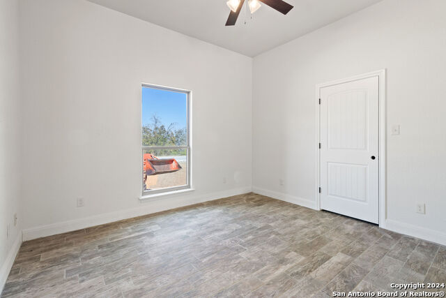 Listing photo id 5 for 140 Great Oaks