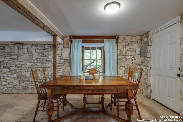 Listing photo id 21 for 18111 Lake Shore