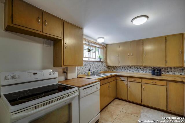 Listing photo id 22 for 18111 Lake Shore