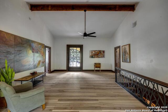 Listing photo id 4 for 18111 Lake Shore