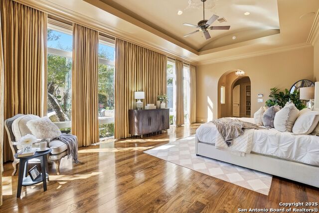 Listing photo id 9 for 136 Tower Drive S