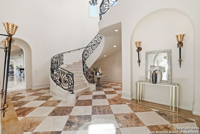 Listing photo id 22 for 136 Tower Drive S