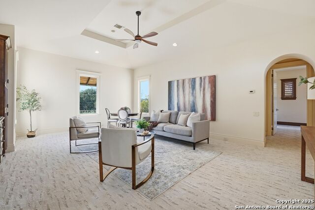 Listing photo id 23 for 136 Tower Drive S