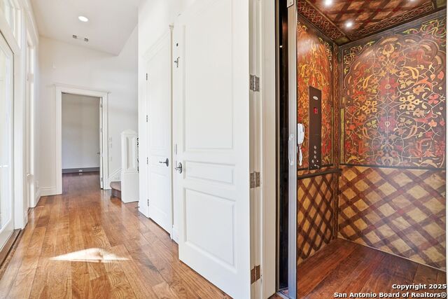 Listing photo id 43 for 136 Tower Drive S