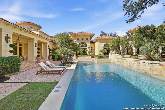 Listing photo id 48 for 136 Tower Drive S