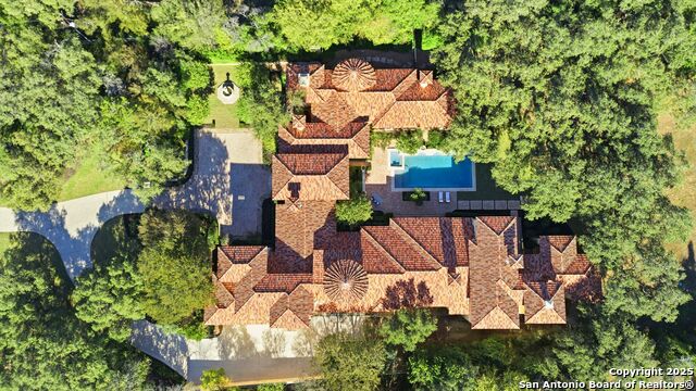 Listing photo id 53 for 136 Tower Drive S