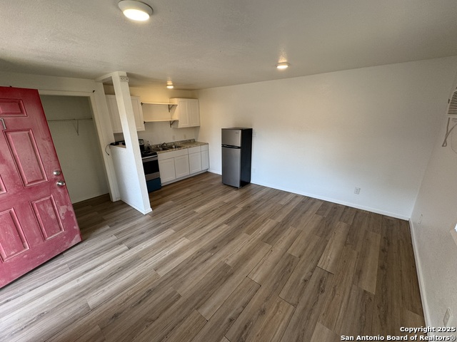 Image 10 of 13 For 411 Cincinnati