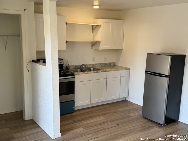 Image 11 of 13 For 411 Cincinnati