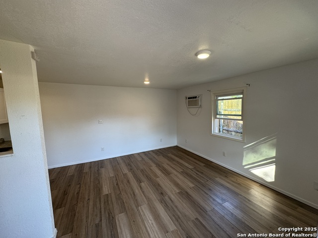 Image 2 of 13 For 411 Cincinnati