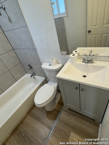 Image 9 of 13 For 411 Cincinnati