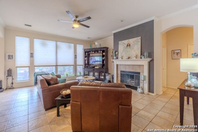 Image 17 of 43 For 610 Mello Oak