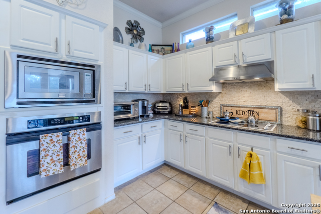 Image 3 of 43 For 610 Mello Oak