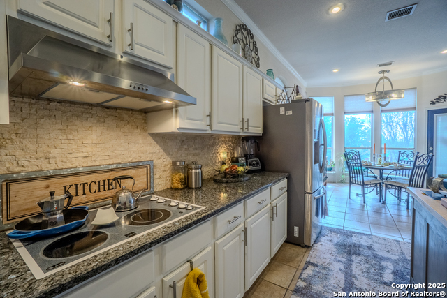 Image 4 of 43 For 610 Mello Oak