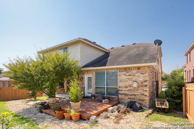 Listing photo id 16 for 3415 Highline
