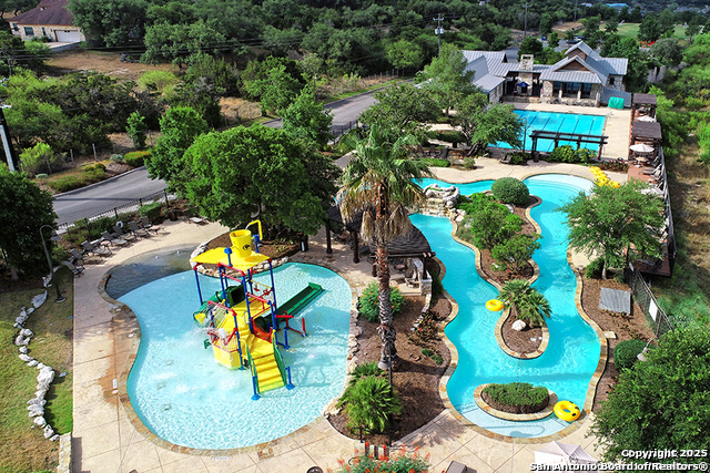 Listing photo id 18 for 3415 Highline