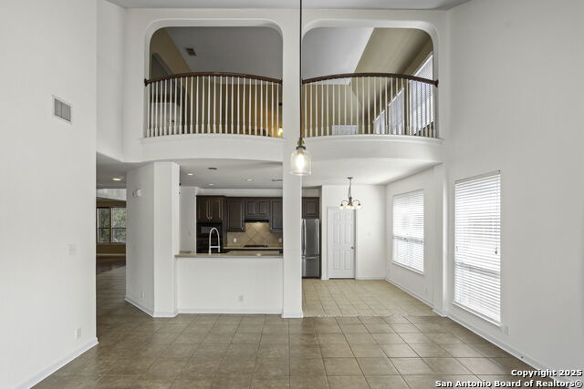 Listing photo id 2 for 3415 Highline