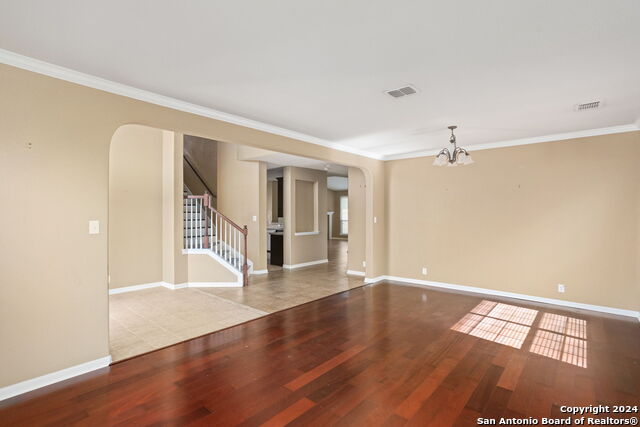 Listing photo id 5 for 3415 Highline