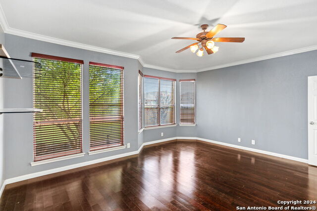 Listing photo id 7 for 3415 Highline