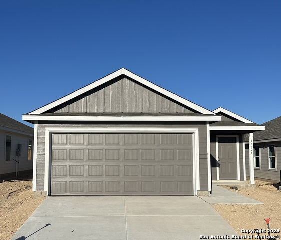 Image 2 of 20 For 13824 Chital Chase