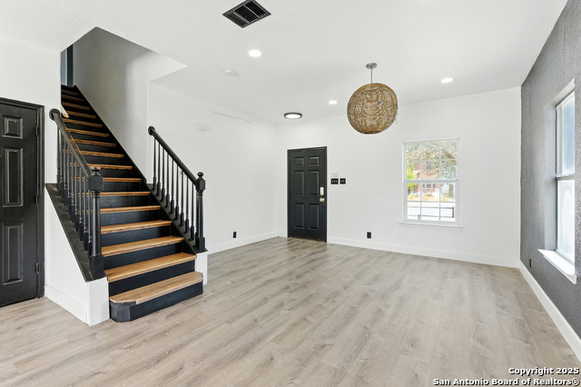 Image 3 of 32 For 9026 Mint Julep