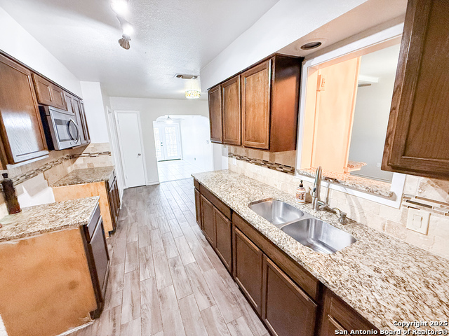 Image 19 of 38 For 5850 Cliffmont